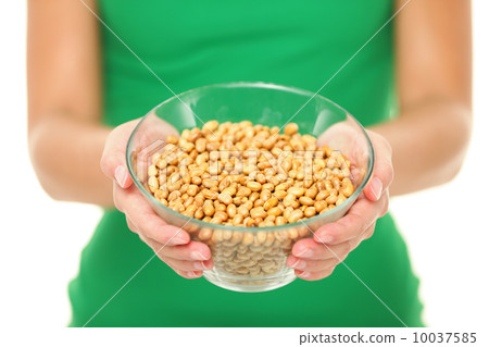 Dried salty soybeans - healthy snack 10037585