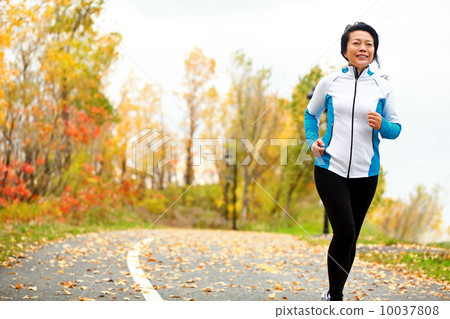 Mature Asian woman running active in her 50s 10037808