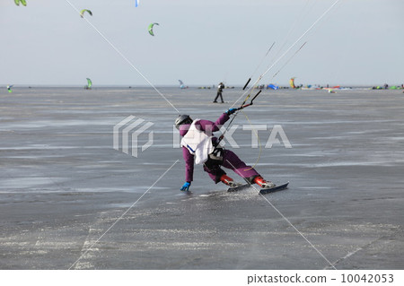 snowkiting snowkiting 10042053