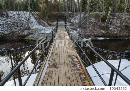Bridge across the canal in the spring 10043262