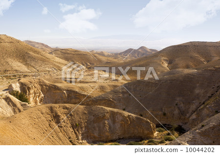 Desert canyon of Wadi Kelt 10044202