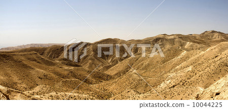 Desert canyon of Wadi Kelt 10044225