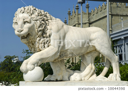 marble lion - Vorontsov Palace, Crimea marble lion - Vorontsov Palace, Crimea 10044398