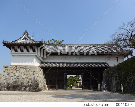 Saga Castle Ruins Gate and Sequel Tower (East Side) 2014 10045039