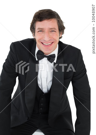 Portrait of groom smiling 10048907