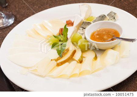 Cheese plate 10051475