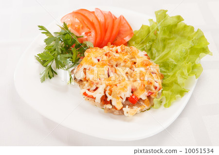 roasted meat with vegetables 10051534