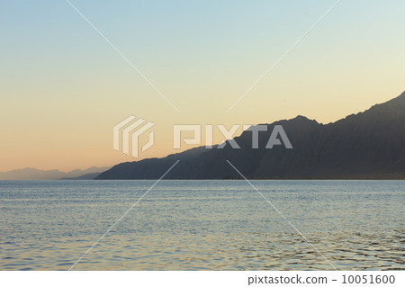 Red Sea and mountain in Dahab 10051600