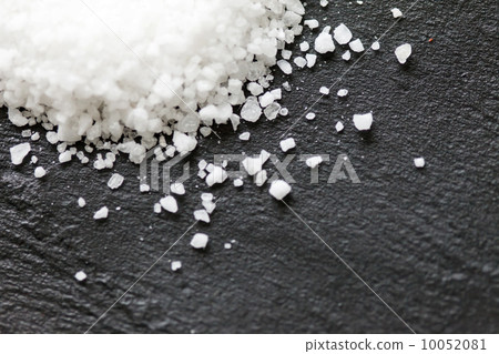 salt on black 10052081