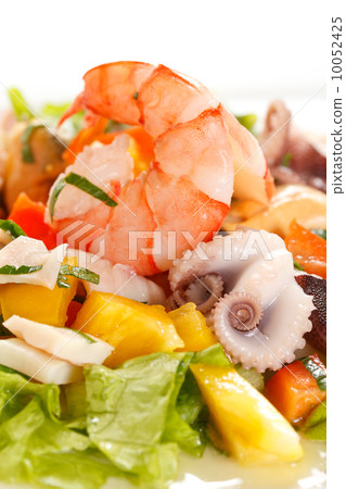 Seafood salad 10052425