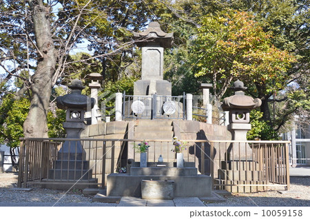 秋天的墳墓（上野御苑/東京都台東區） 10059158