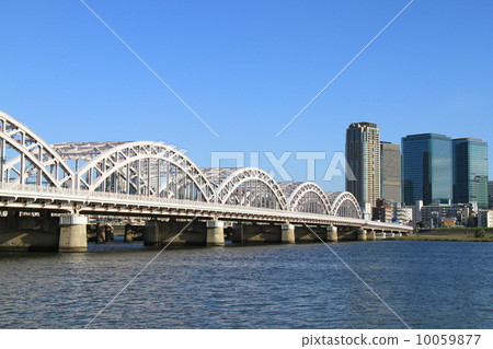 Thirteen Bridge 10059877