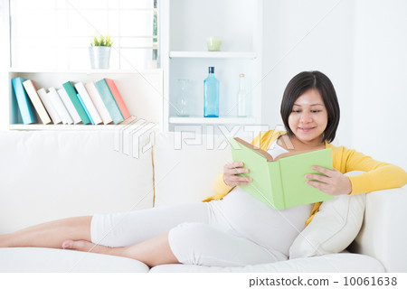 Asian pregnant woman 10061638