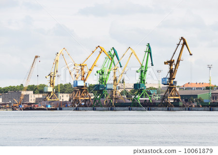 port cranes 10061879