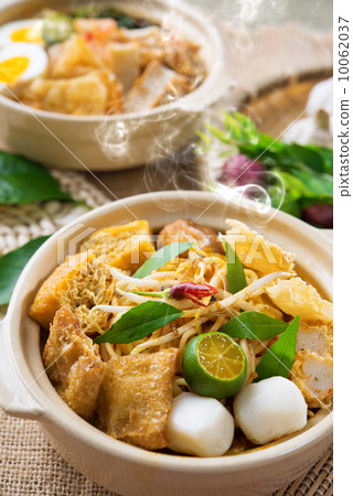 Curry Noodles Curry Noodles 10062037