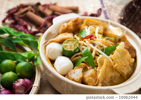 Curry Noodle Curry Noodle 10062044