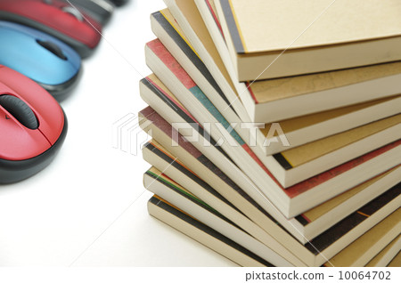 Books and mouses Books and mouses 10064702