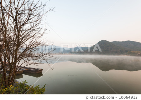 京都Asagomi的Hirosawa池塘 京都Asagomi的Hirosawa池塘 10064912