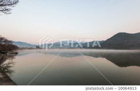 京都Asagomi的Hirosawa池塘 京都Asagomi的Hirosawa池塘 10064913