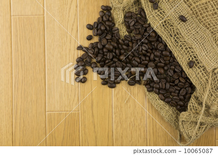 Coffee beans 10065087
