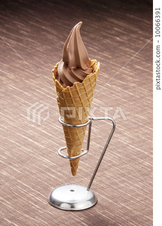 新鮮製作的軟冰淇淋 形狀精美的軟冰淇淋圖片素材 新鮮製作的軟冰淇淋 形狀精美的軟冰淇淋圖片素材 10066391