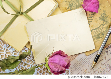 Still life with vintage writing instruments Still life with vintage writing instruments 10067672