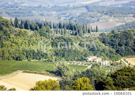 Italy scenery 10068101