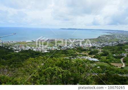 Nakagusuku Bay(Nakagusuku-mura,Nakagashi-mura,Nakagami-gun,沖繩縣)從Nakagusuku城堡往下看 Nakagusuku Bay(Nakagusuku-mura,Nakagashi-mura,Nakagami-gun,沖繩縣)從Nakagusuku城堡往下看 10070265