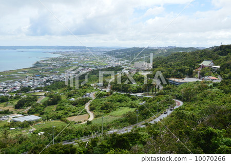 Nakagusuku Bay（Nakagusuku-mura，Nakagashi-mura，Nakagami-gun，沖繩縣）從Nakagusuku城堡往下看 10070266