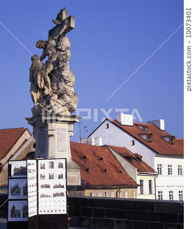 聖Rutgaard雕像在查理大橋的 10073401