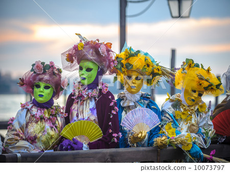 Venetian carnival masks 10073797