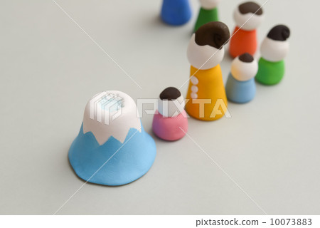 Mount Fuji and people made of clay Mount Fuji and people made of clay 10073883