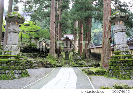 Scenery of Eiheiji Temple in Fukui Prefecture (summer) Scenery of Eiheiji Temple in Fukui Prefecture (summer) 10074645