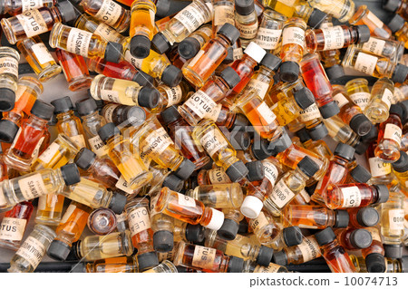 一小瓶芳香油 一小瓶芳香油 10074713