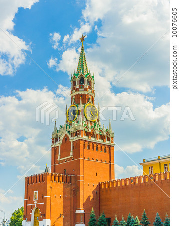 Spasskaya (Saviour) Tower of the Moscow Kremlin 10076605