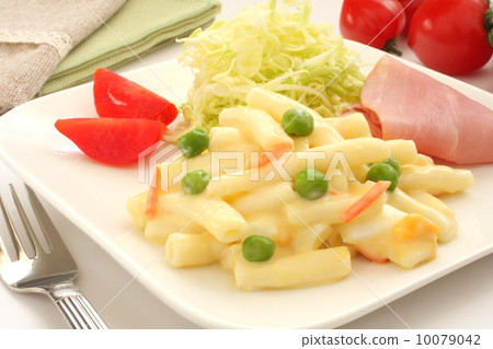 通心面沙拉沙拉早餐白色背景 通心面沙拉沙拉早餐白色背景 10079042