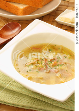 Consomme soup of celery and ham 10079095