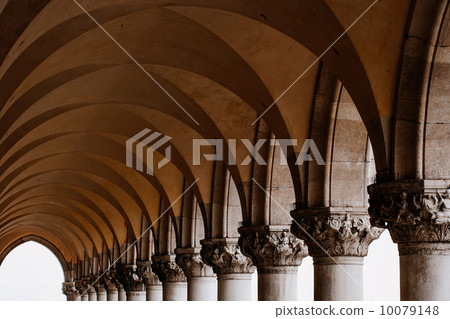 Columns and Arches Columns and Arches 10079148