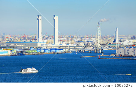 Industrial plant and seascape 10085272