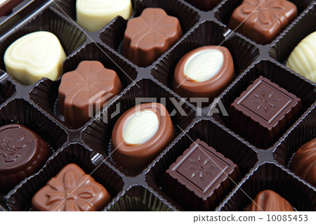 Chocolate box close up 10085453