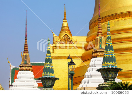 Grand palace in Bangkok 10086063
