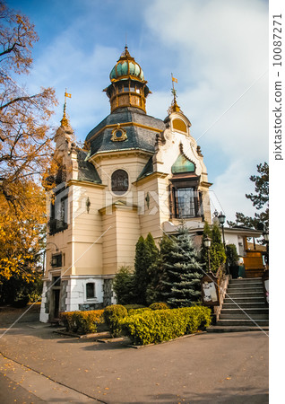 View on Hanavsky pavilon in Prague 10087271