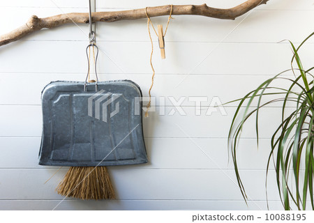 Dust removal and broom 10088195