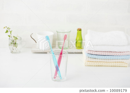 Toothbrush pair washroom Toothbrush pair washroom 10089179
