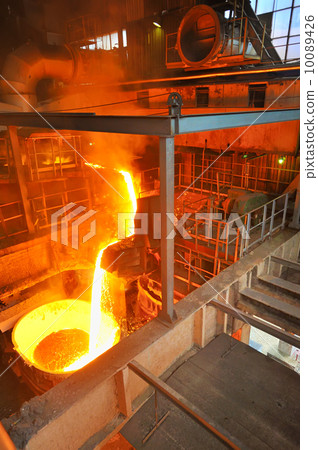 Pouring of liquid metal Pouring of liquid metal 10089426