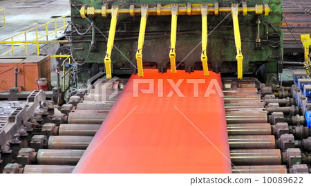 hot steel on conveyor 10089622
