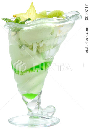 Ice cream with kiwi and carambola and mint 10090217