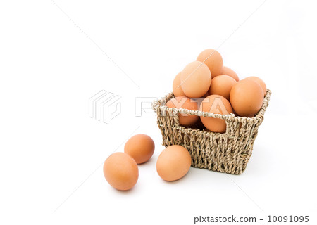 Fresh eggs in basket on white background 10091095