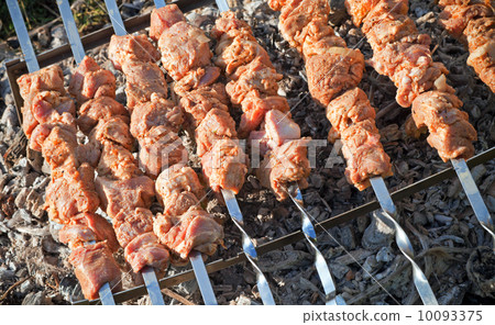 Shish kebab. Slices of meat 10093375