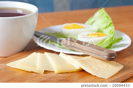 black tea, cheese and boiled egg 10094433